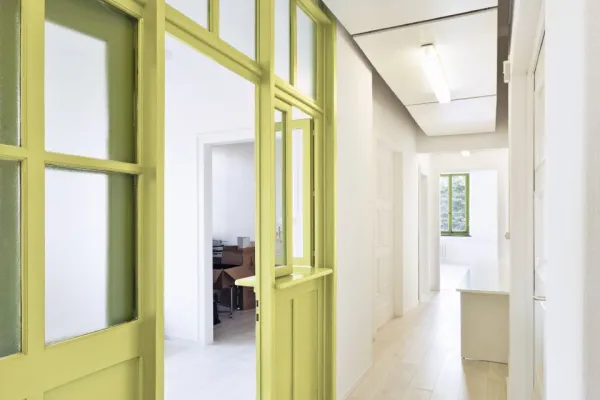 Akcent zieleni w przedpokoju